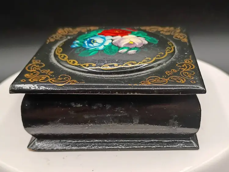 Russian Lacquer Trinket Box Hand-painted Flowers Roses Red Interior Hinged Lid