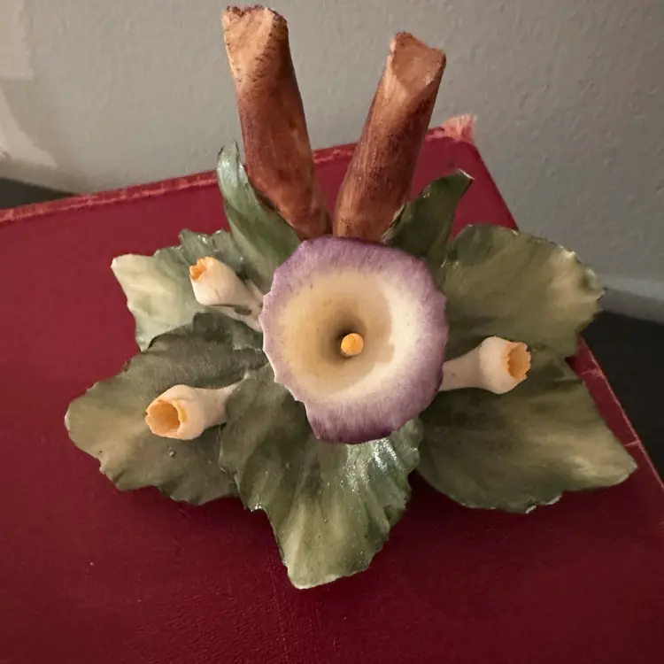 Vintage Capodimonte-style floral decorations.