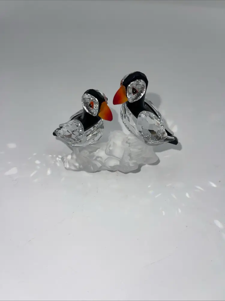 Swarovski Crystal Pair Of Puffins Figurine On Frosted Base 261643
