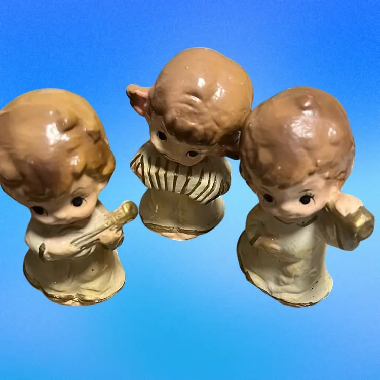 Set Of 3 VINTAGE CHRISTMAS PAPER MACHE COMPOSITE ANGEL FIGURINES MCM, Excellent Condition 2.5” Tall