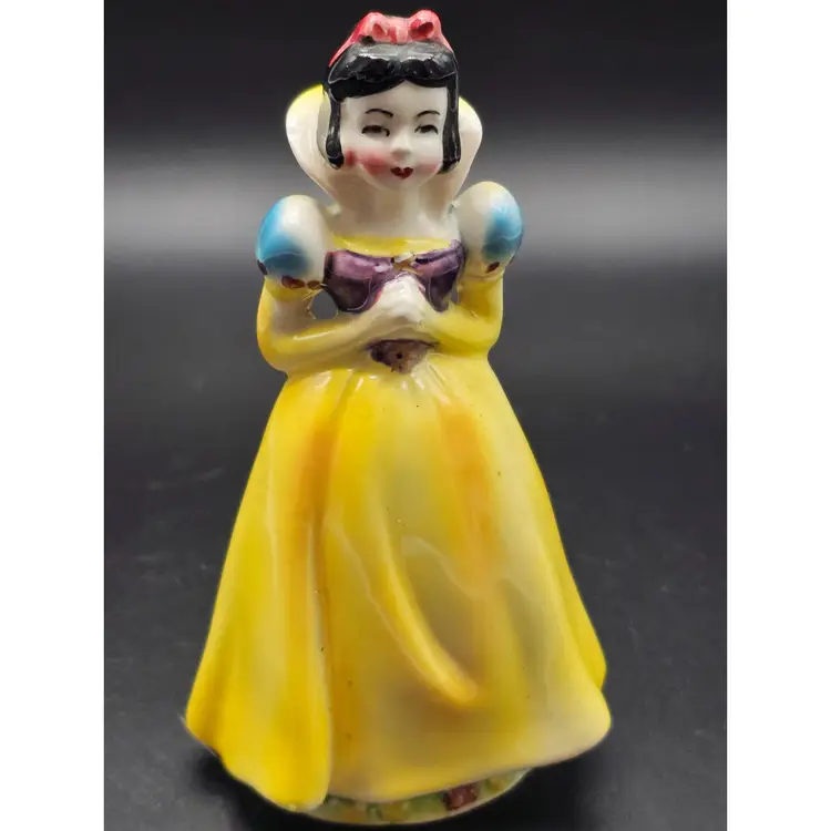 Vtg Disney Snow White 1960 Wales Porcelain Figurine