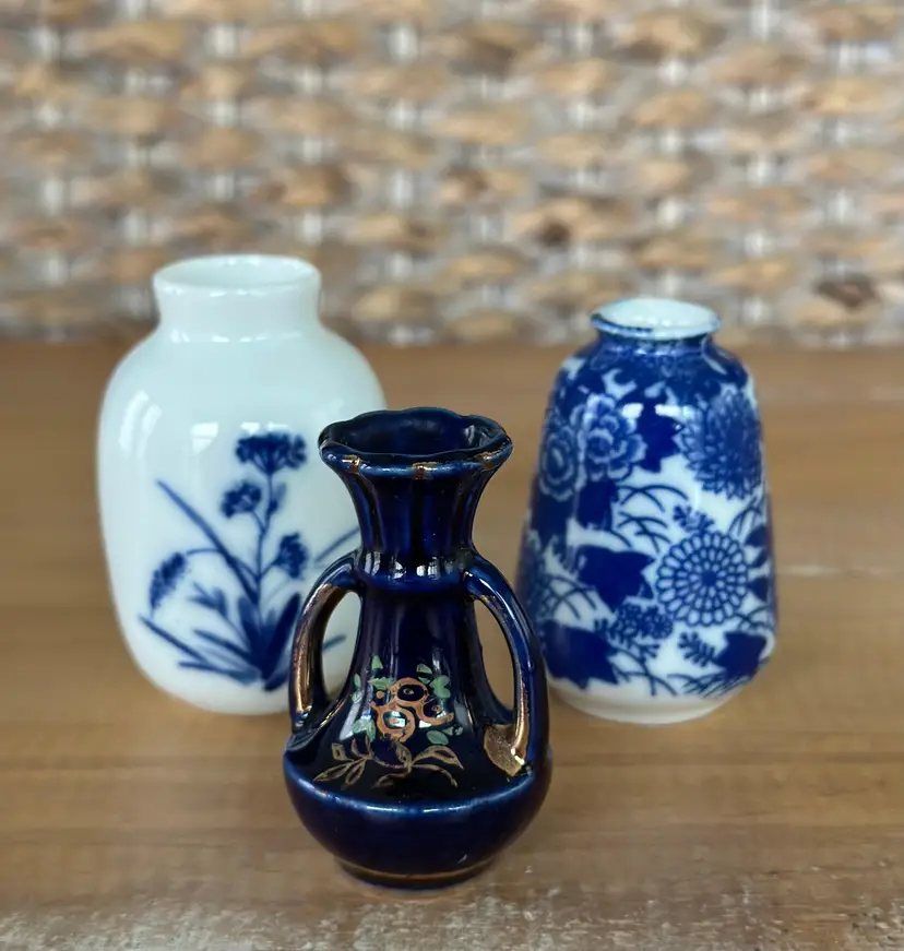 Vintage Set of 3 Miniature Blue And White Asian Vases