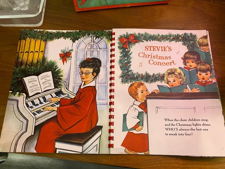 Vintage Christmas Book In Box Stevie’s Christmas Concert