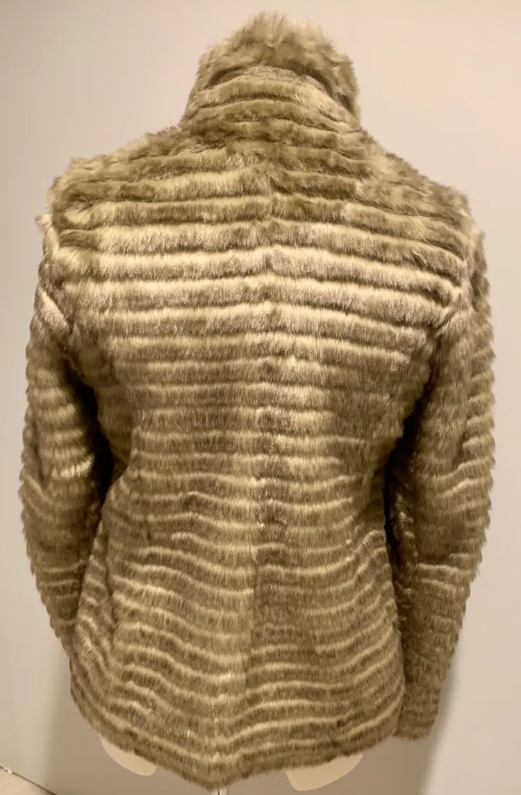 Stylish!! Friend & Faux by Dana Stein: Honey/Light Brown Faux Fur Jacket. Size Medium