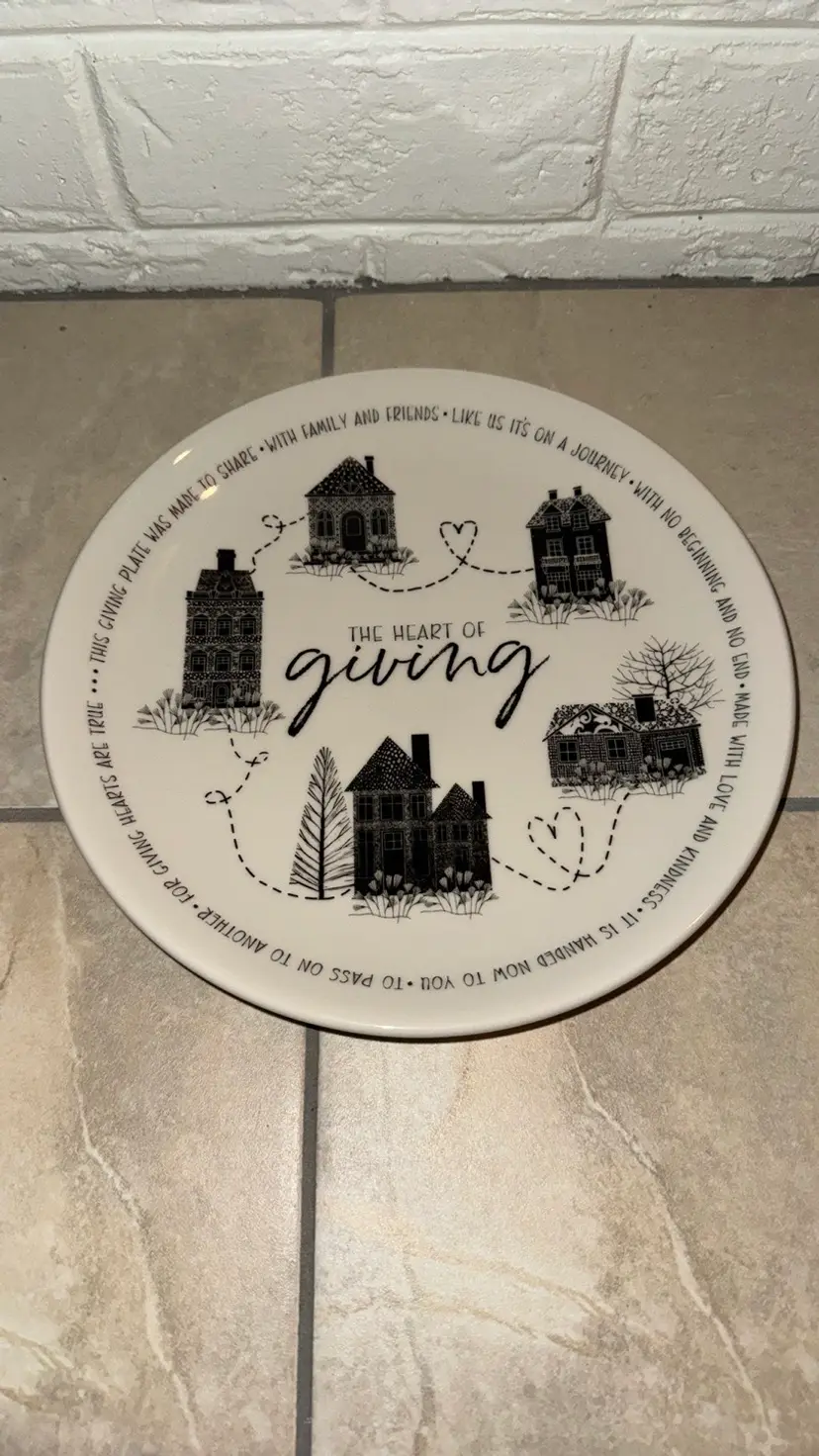 Homer Laughlin Pass It on Plate Sheree Burlington "THE HEART OF GIVING" 10.5”
