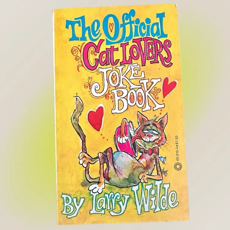 The Official Cat Lovers/Dog Lovers Joke Book By Larry Wilde 1978