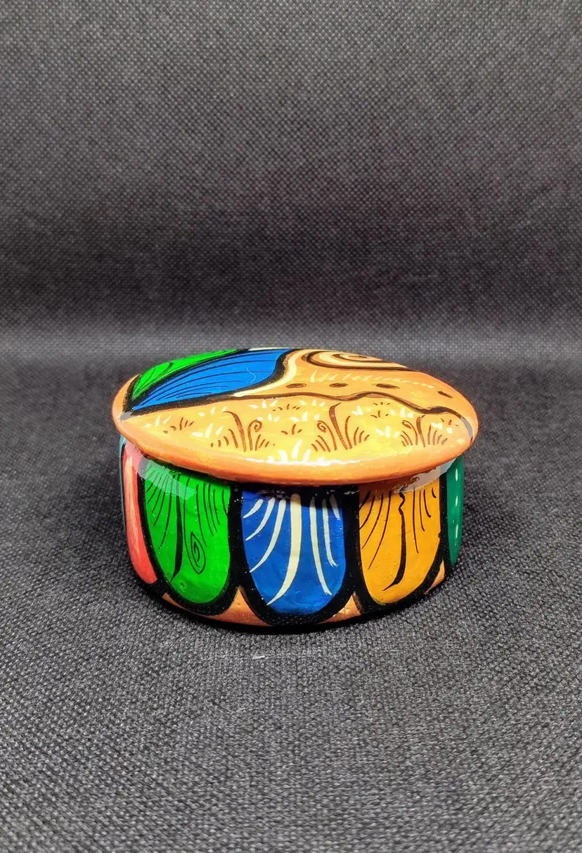Hand Painted Mexican Art Pottery, Trinket Box, Signed