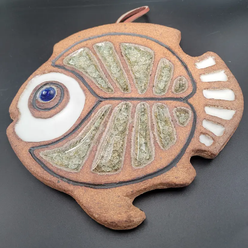 MCM Victoria Littlejohn Stoneware Fish Trivet/Wall Hanging 7 x7 inches