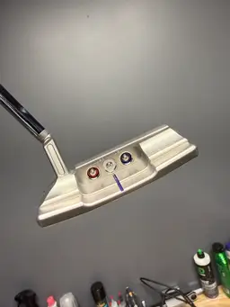 2025 Scotty Cameron Champions Choice 34” Button Back Newport 2.5