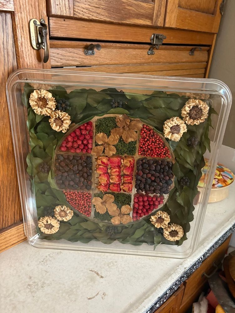 Large Vintage Plastic Dried Flowers serving tray