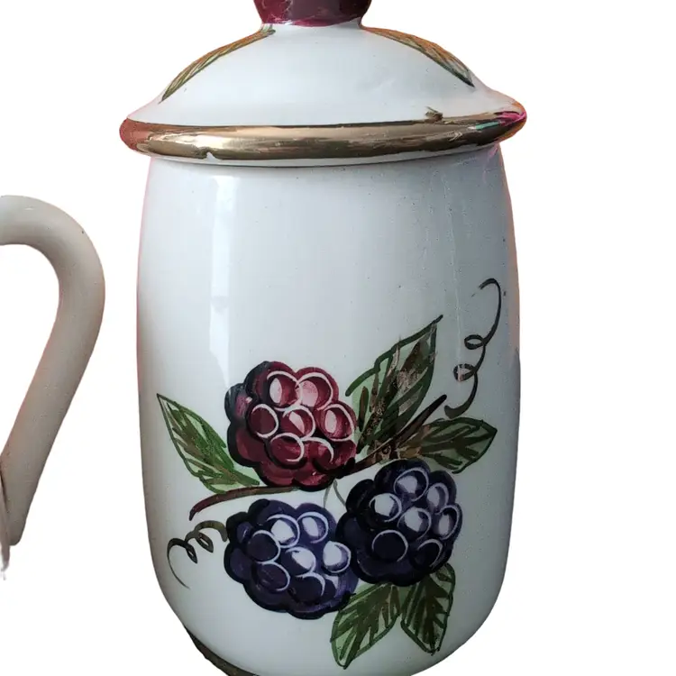 Vintage Knotts Berry Farm Creamer and Sugar Set