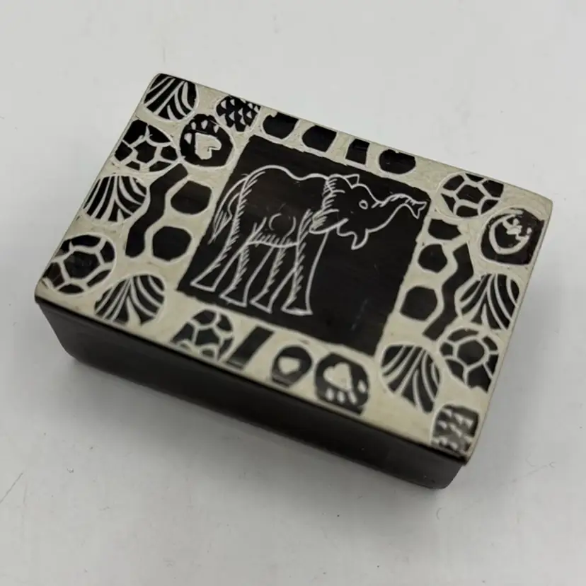 Little Soap Stone Hand Carved Elephant Trinket Box Made In Kenya From Disney World Animal Kingdom