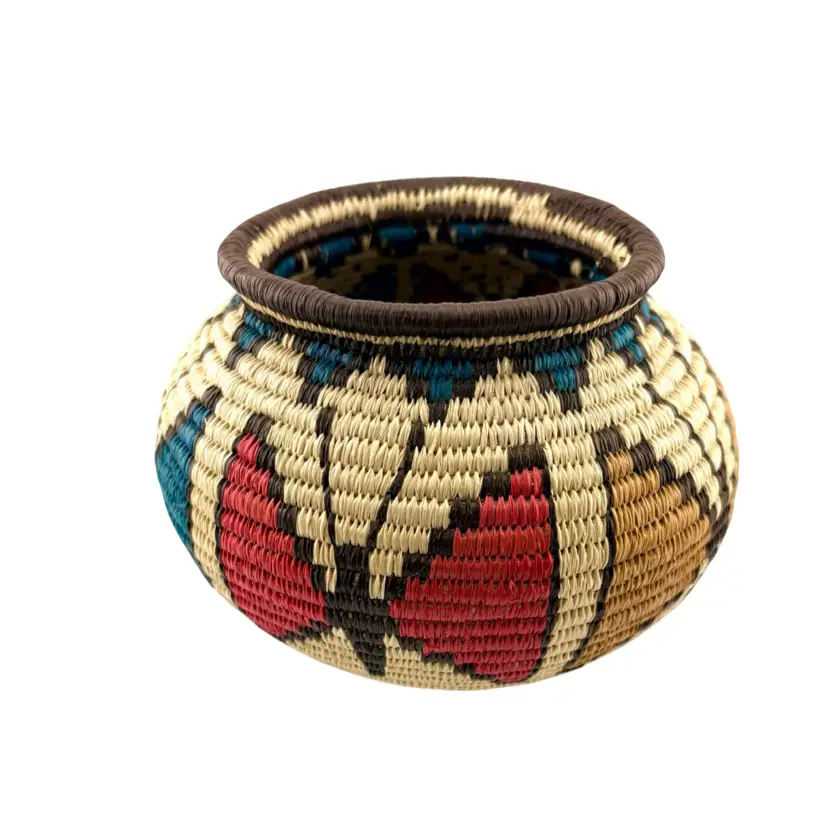 Panamanian Woven Basket Butterfly Design 4β Tall x 5.5β Across