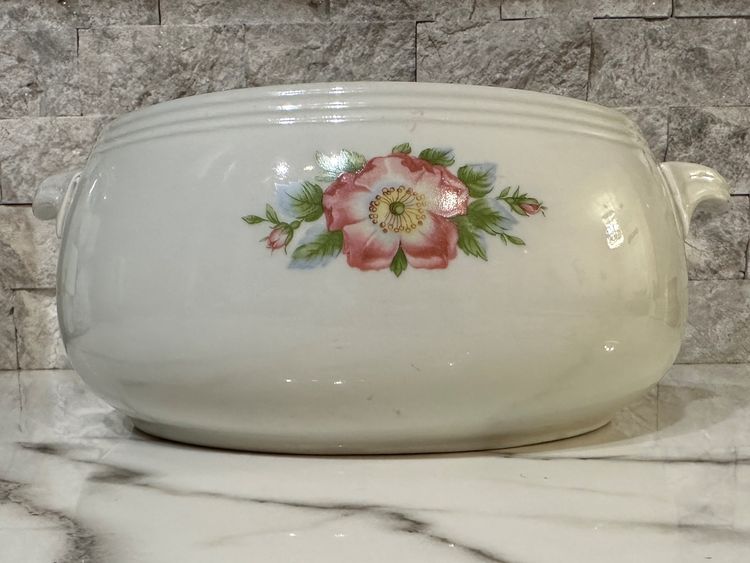 Hall's Superior Quality Kitchenware Rose White 658 Casserole Bean Pot