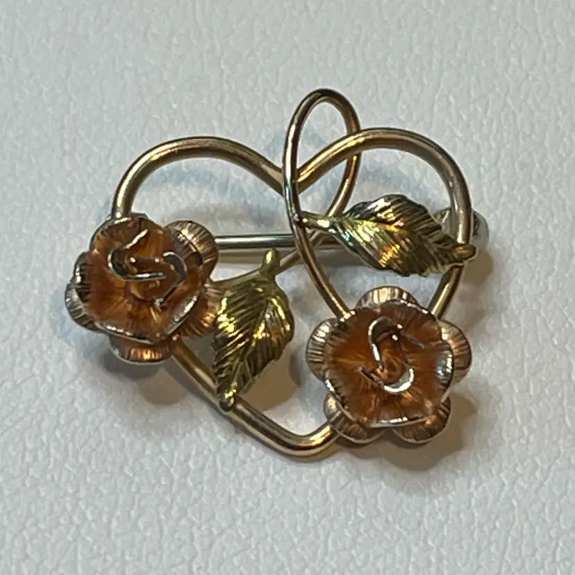 Heart And Rose Goldstone Scatter Pin