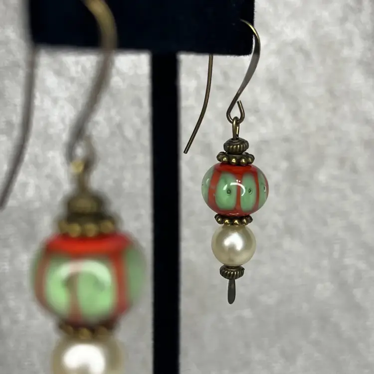 #06 "The Christmas I Remember" Series - Handmade by Me -- Lampwork Glass Earrings