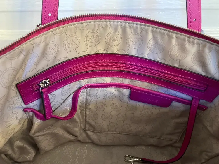 Michael Kors Jet Set East West Saffiano Leather Zip Top Tote