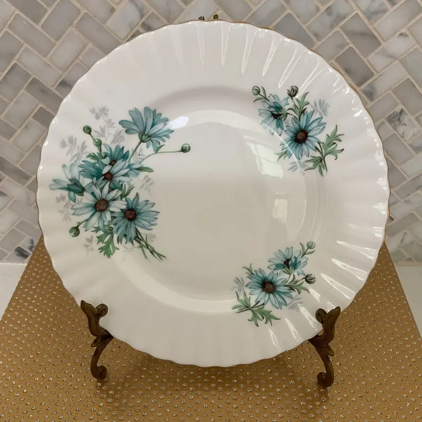 8” Royal Albert Marguerite Plate