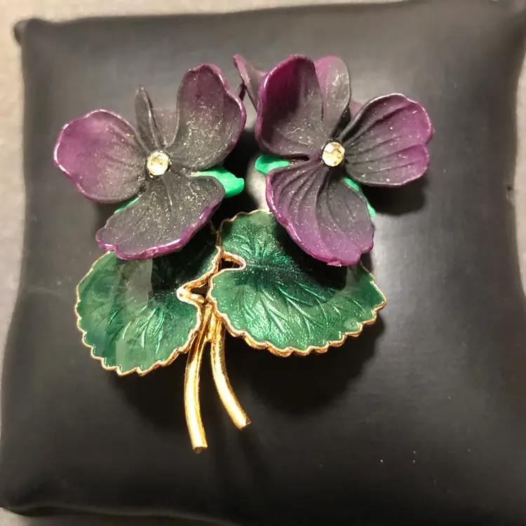 Vintage Purple Violets Pansy Flowers Gold-Tone Brooch