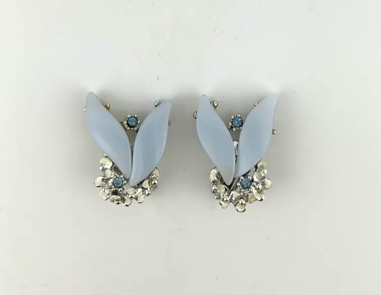 Vintage Silver Tone Blue Thermoset Clip-on Earrings 1.25”