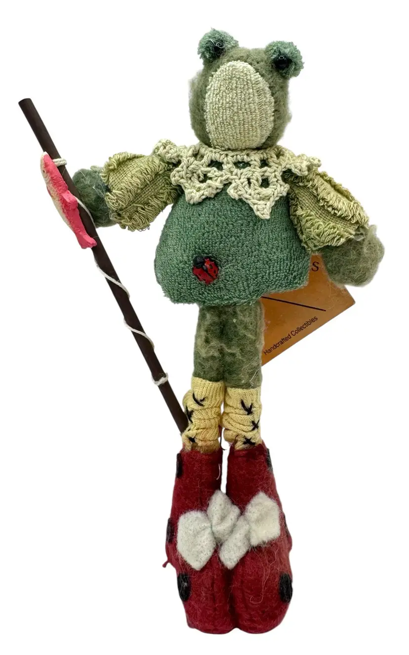 Vintage Melissa Ann Handcrafted Fishing Frog Figurine Weighted Feet 1998 7.25”