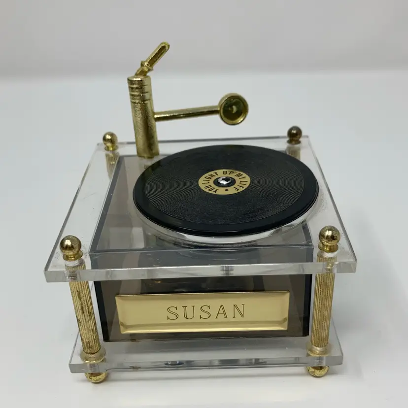 Vintage Made In Hong Kong Record Player Music Box With Susan Engraved Plate! Plays “You Light Up My Life” And The Record Spins! On And Off Control Feature! 3 1/2” Tall 3 1/2” Wide!