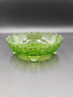 LE Smith Green Daisy and Dot Footed Oval Dish