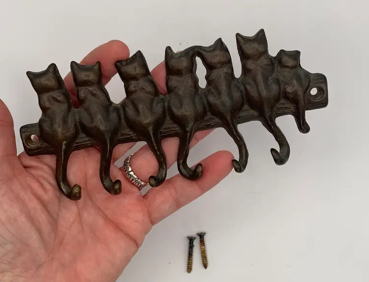 Cast Metal “cats” Wall Hooks For Keys Etc. 6.5” Long -6 Hooks