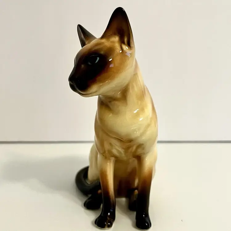 Vintage Norcrest Siamese Cat figurine 5.25" Japan Hand Decorated
