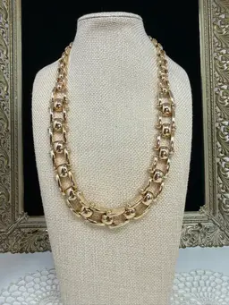 Vintage Talbots’s Chunky Gold-Tone Link Necklace