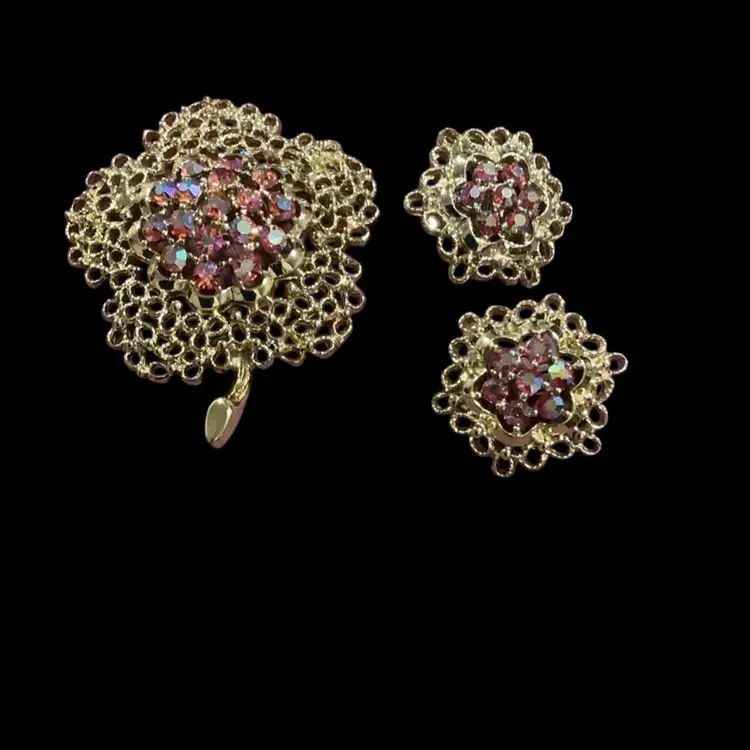 Vintage Goldtone Filigree Floral Flower With Pink AB Glass Rhinestones & Matching Clip Earrings Set.