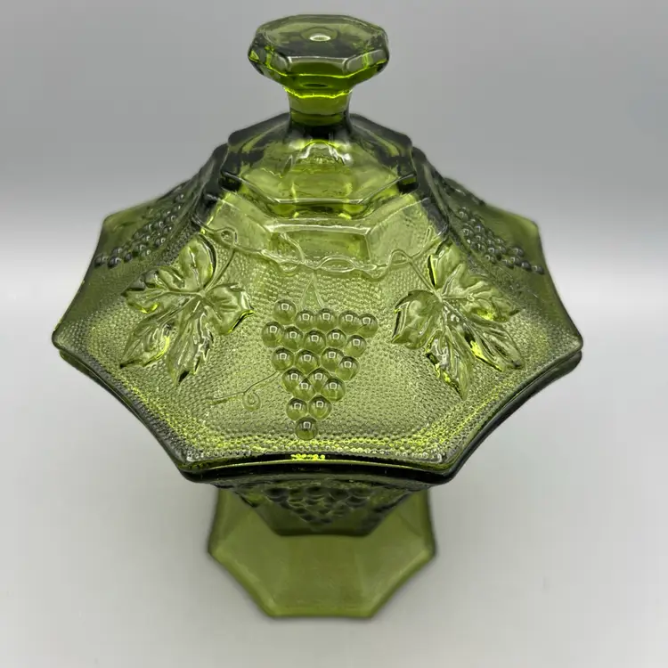 Vintage Anchor Hocking Avocado Green Grape Pedestal Candy Dish Lid 8”