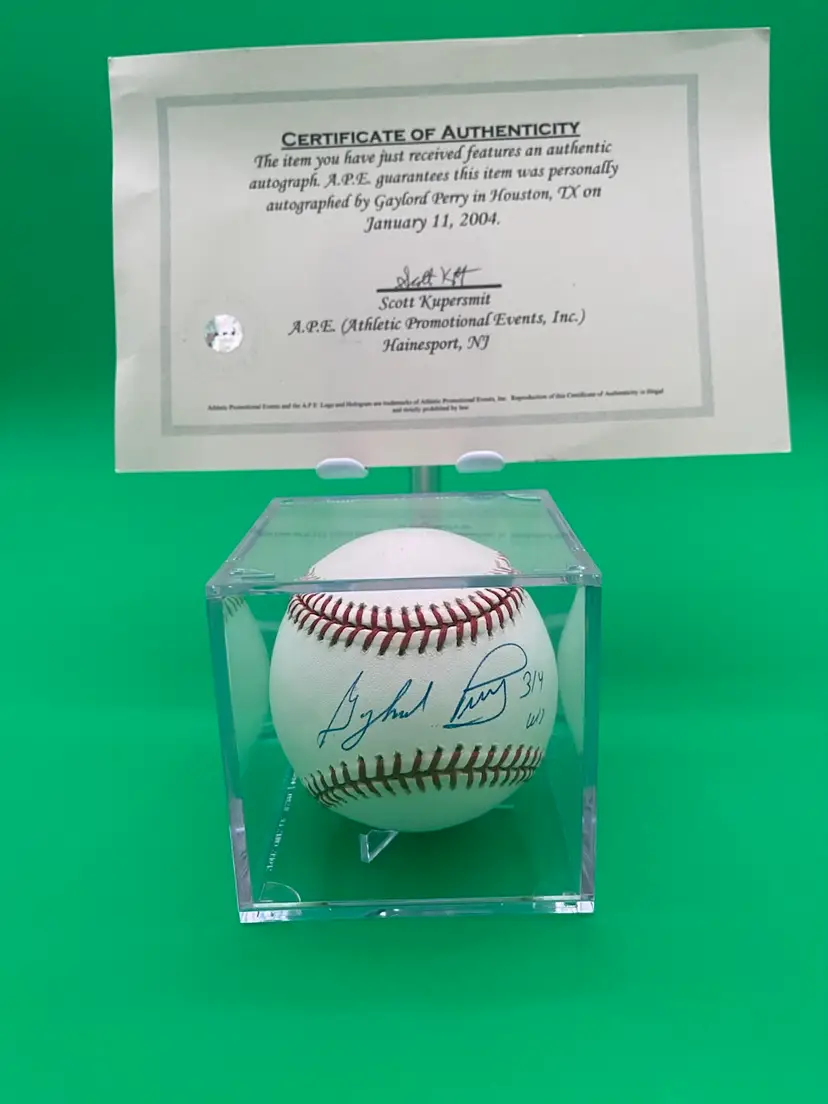 Gaylord Perry 3/4 W/S Autographed Rawlings Major League Baseball w/ COA & Case