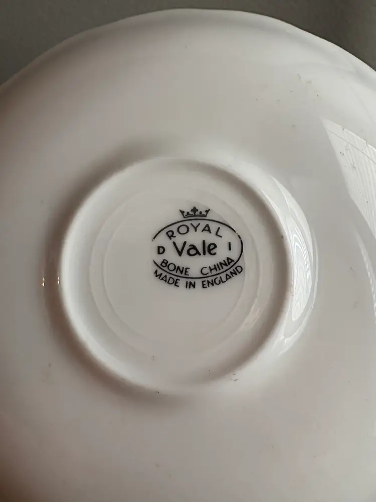 Royal Vale Bone China Replacement Saucer Yellow Daffodils Vintage Gold Trim