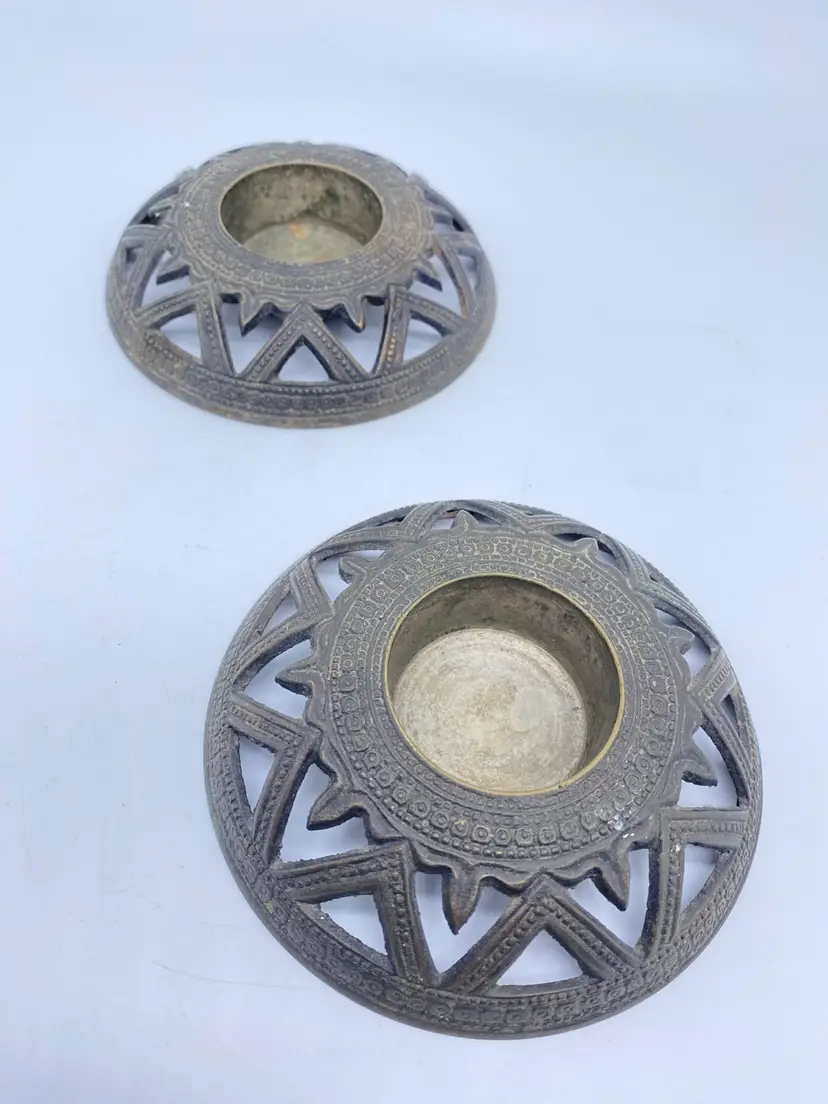 Set Of 2 Metal Tea light Candle Holders