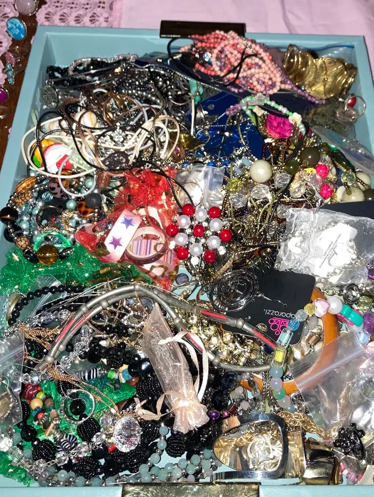 Jewelry Dig ✨🥳✨ Stop By And Say Hi! No Pressure To Buy! 