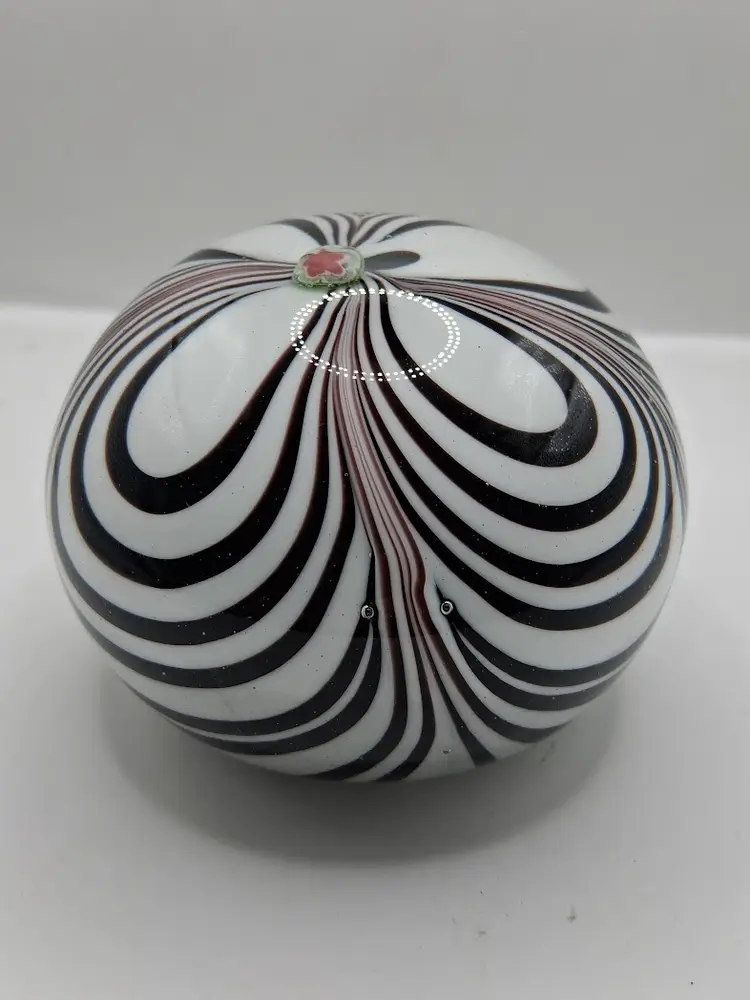 GORGEOUS Vintage 3 Fiori Murano Italy Glass Paperweight in Christmas Colors!