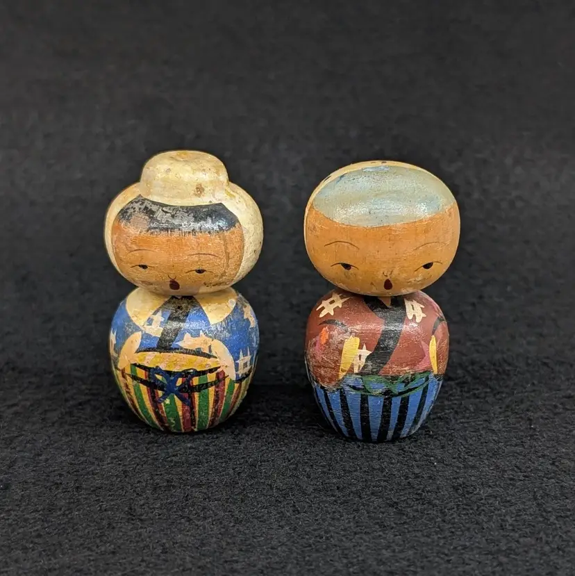 Vintage Japanese Kokeshi Nodder Bobblehead Doll Pair Wooden Hand Painted 2" Tall