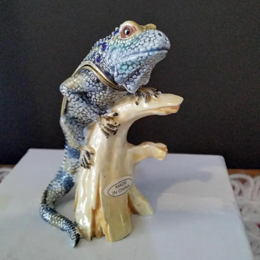 Cayman Blue Iguana on a branch Trinket Box