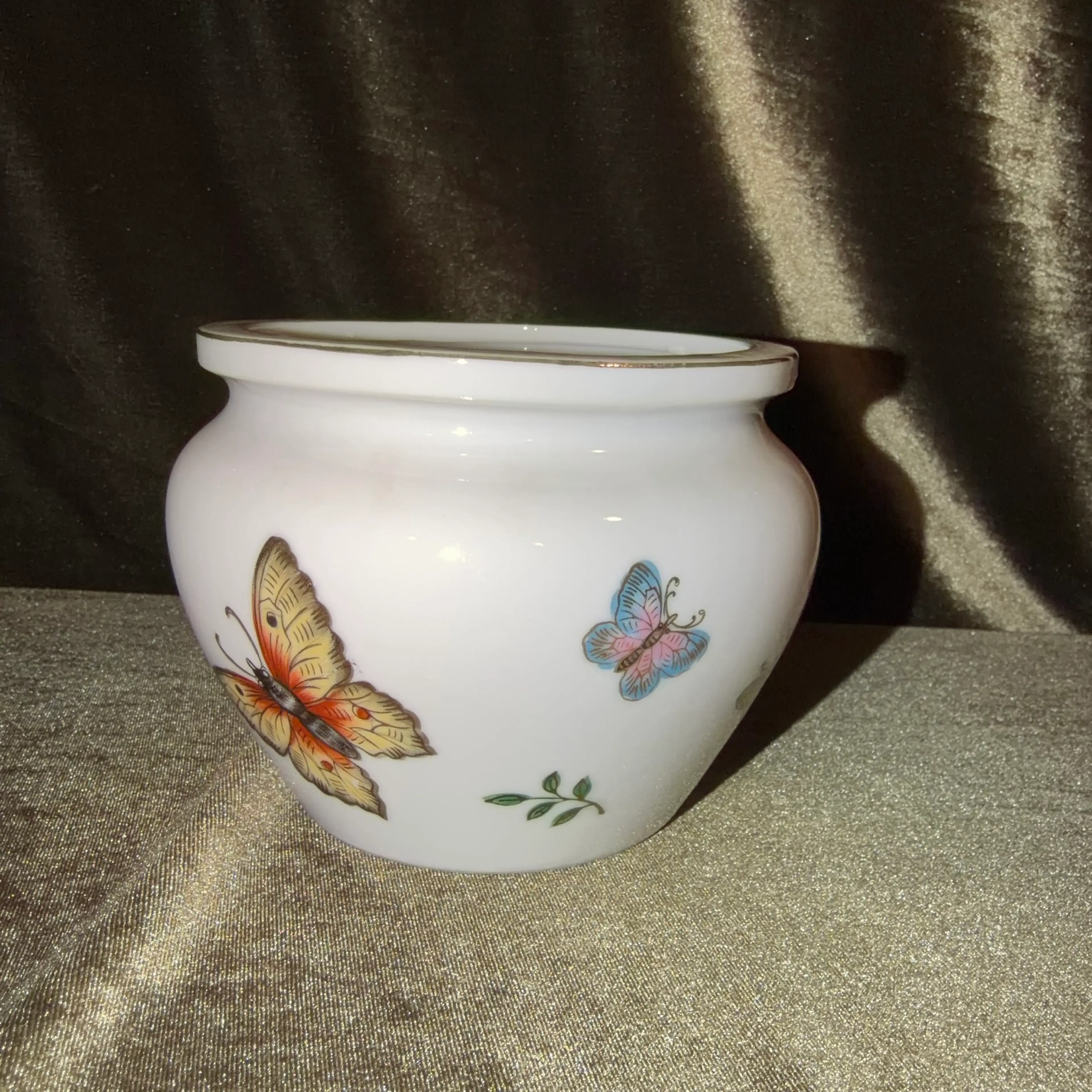 Image 2 of 8