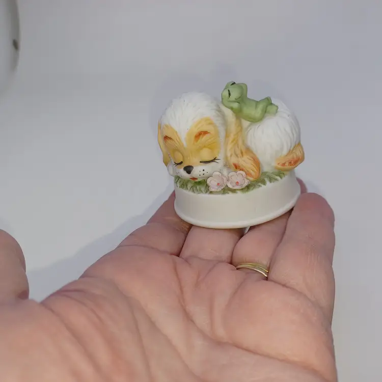 Vintage Napcoware Sleeping Puppy & Frog Figurine  Rare C-9185