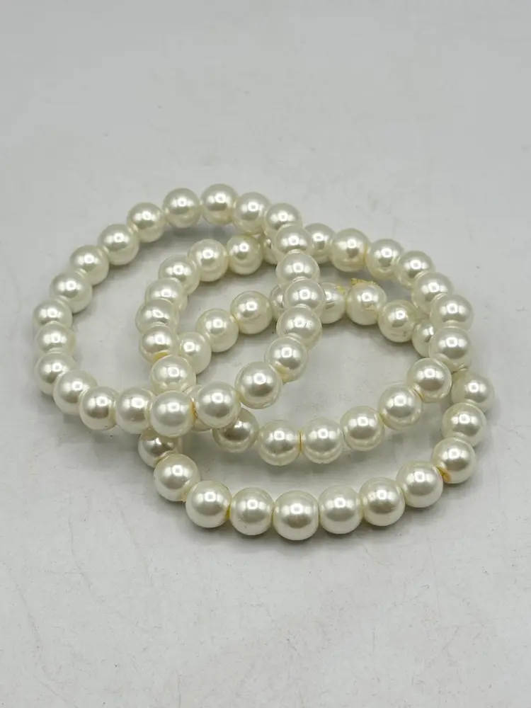 Vintage three strand faux pearl stretch bracelet set