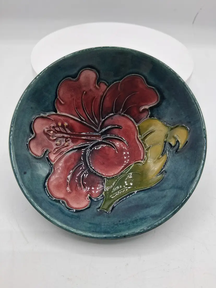 Antique English Moorcroft Pottery Hibiscus Small Round Bowl ~ Potter to the Queen