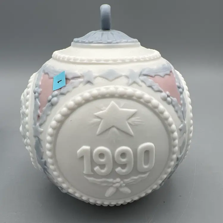 Lladro 1990 Annual Christmas Ball Ornament, Retired 5730 Original Box