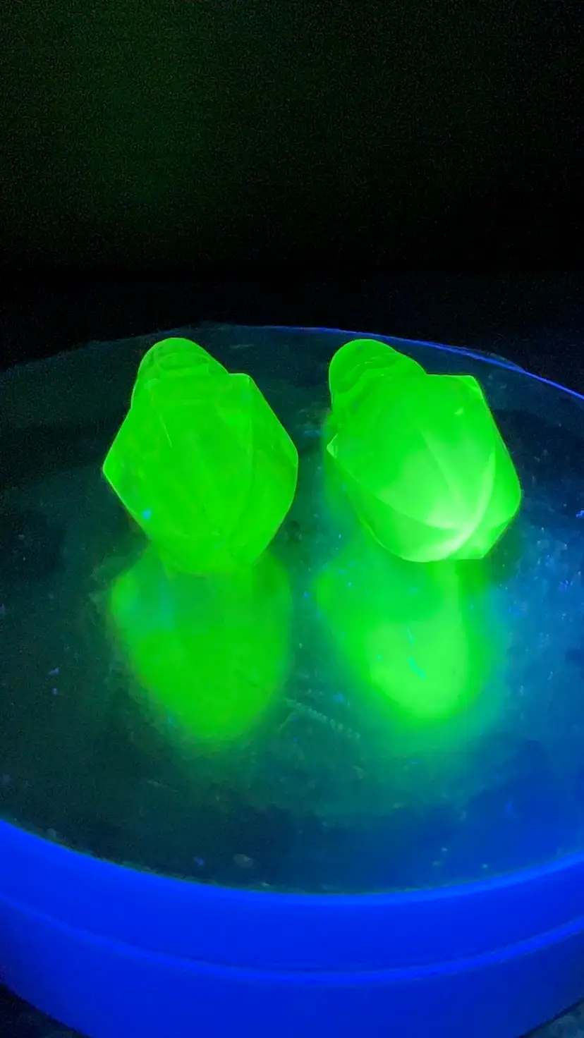 1930s Uranium Anchor Hocking Cruet Replacement Stoppers - Set Of 2! Incredible Green Glow Under UV Light. Excellent Condition.