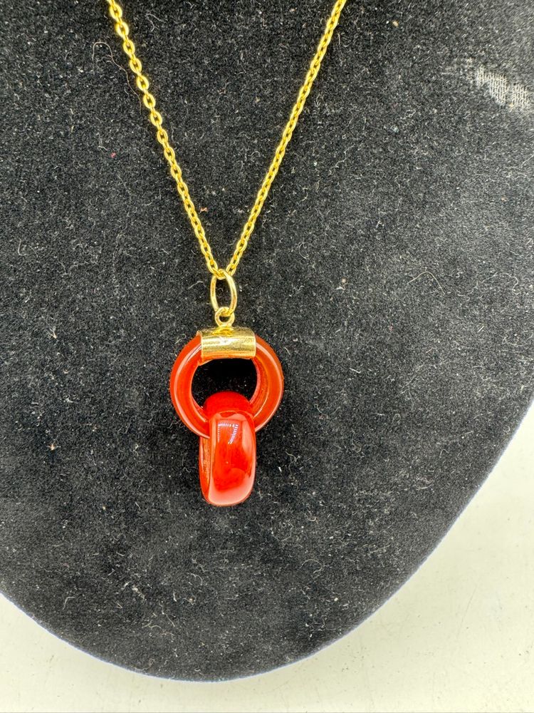 Vintage Gold Tone Double Interlocking Rings Glass Or Stone Necklace
