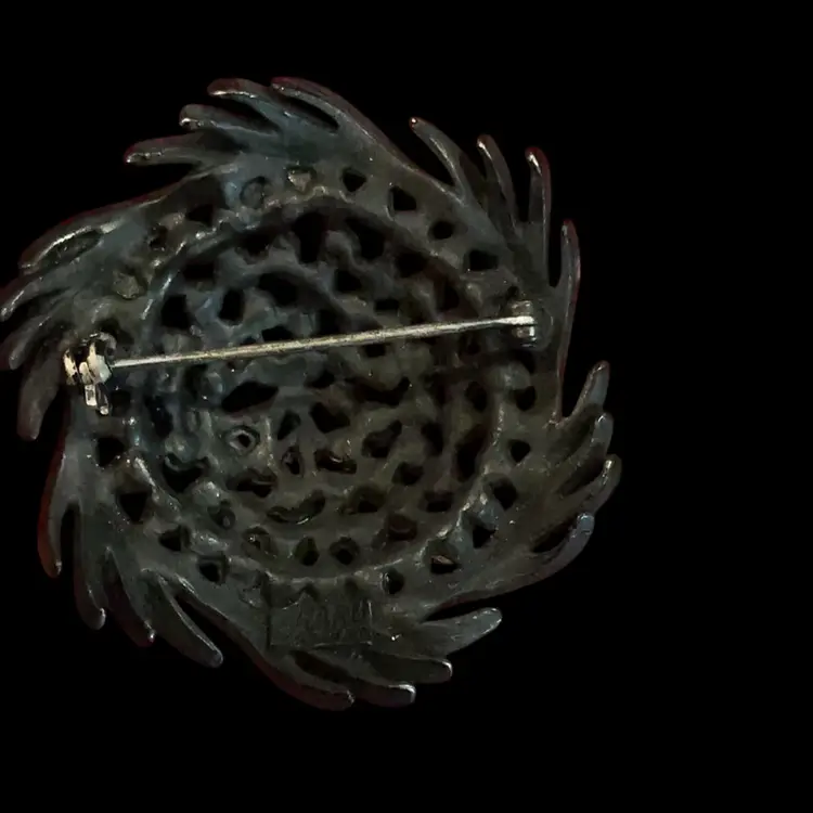 Vintage  Karu Arke Red Aurora Borealis GL Rhinestone  Round Wreath Brooch. In A Black Finish Metal ~ Known As Black Japanned Setting. 1950s Art Deco.