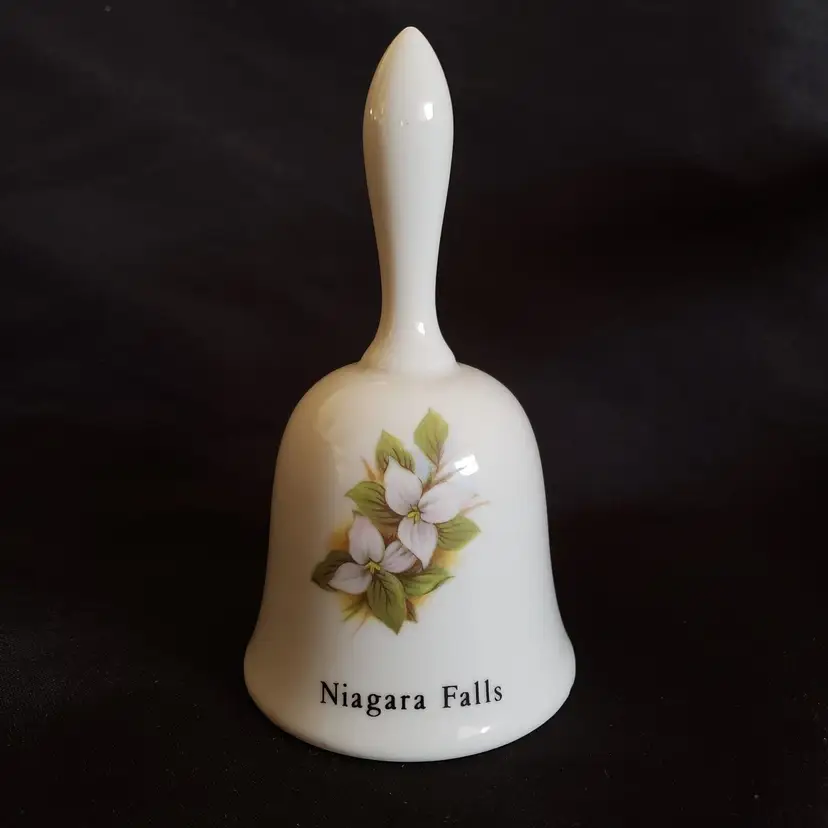 Niagara Falls Canada Souvenir Bell Ceramic Porcelain 5 1/2" Tall ALL TREX READ 