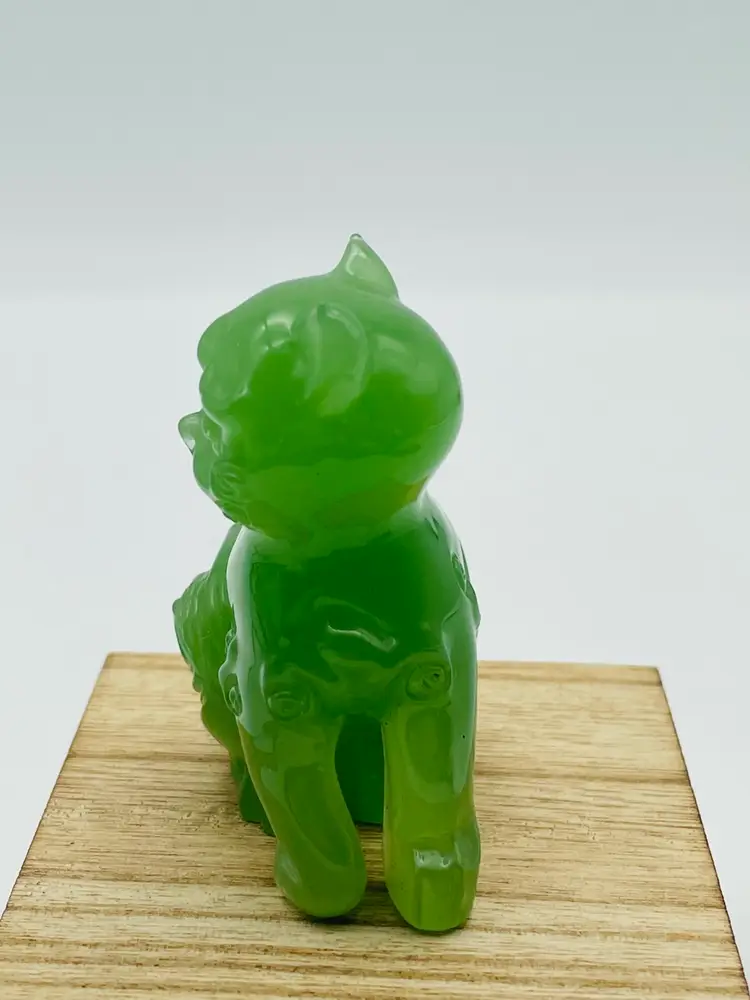 The Franklin Mint Jade Colored Cat Figurine