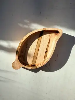 AML0003 - Ambrosia Maple Leaf Dish/Ring Tray